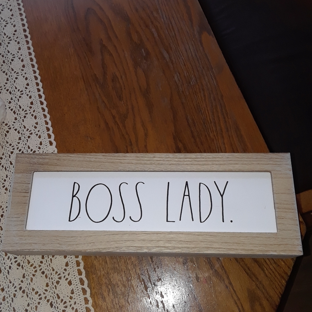 SOLD!!! Rae Dunn Boss Lady Sign